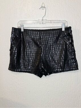 DO&Be Croc-Embossed Women’s Shorts SZ-2
